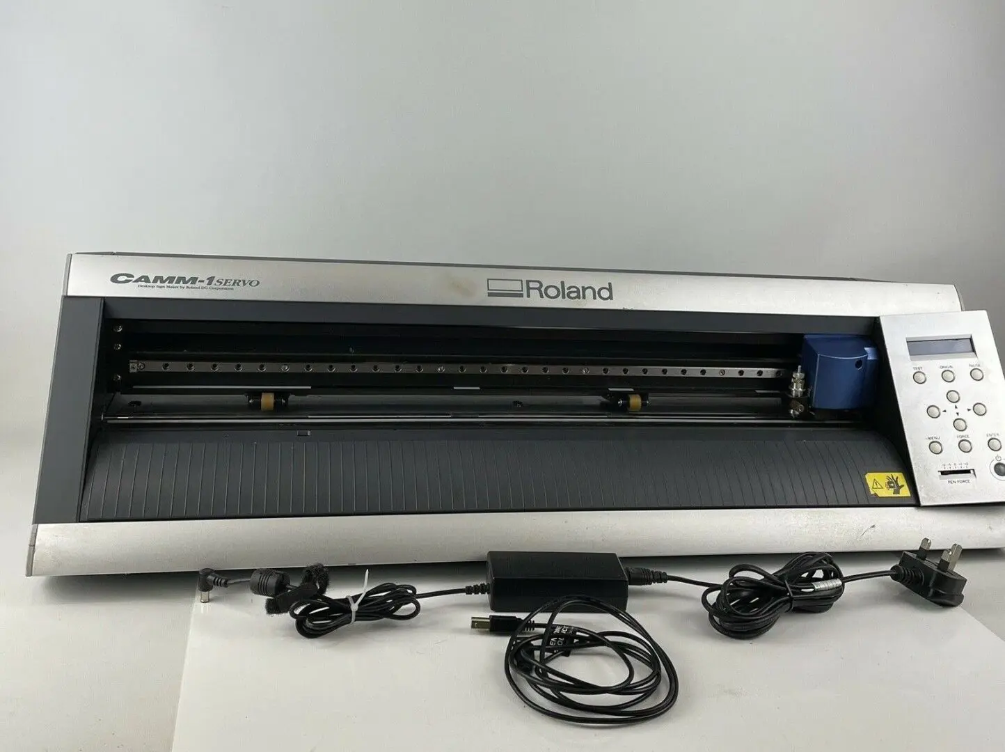 Roland CAMM-1 Servo GX-24 CNC Vinyl Plotter Cutter with Software
