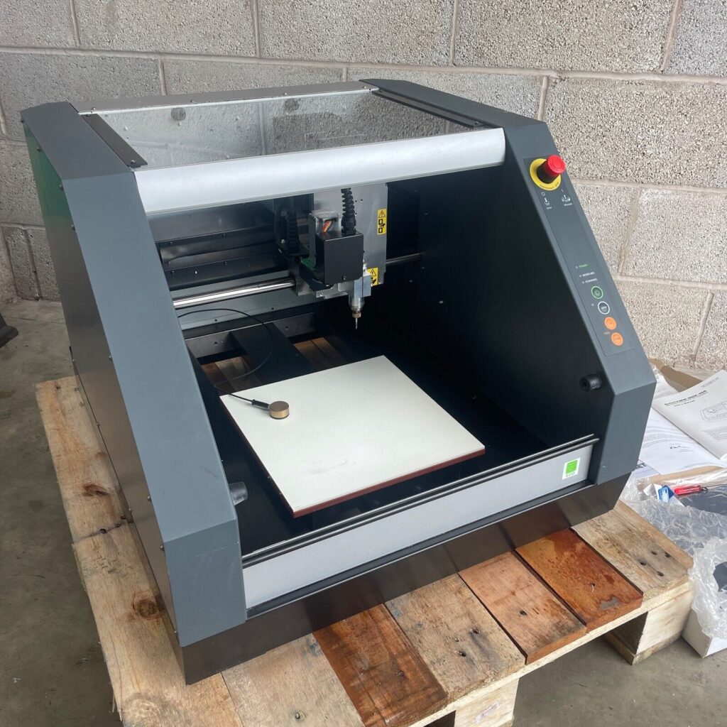 Roland MDX40A CNC 3D Milling Machine 230v with Self Centring Vice