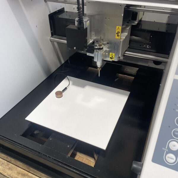 Roland MDX-40A Desktop 3D Engraving Milling Machine & Software 230v - Image 6