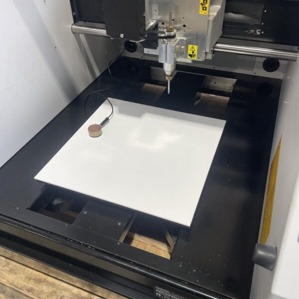 Roland MDX-40A Desktop 3D Engraving Milling Machine & Software 230v - Image 8