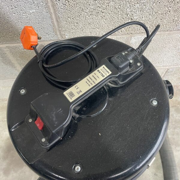 Axminster Numatic NV750 Workshop Dust Extractor & Hose 230v - Image 4