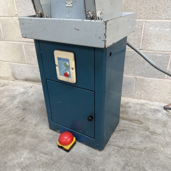 Viceroy Twin Pedestal Grinder 3 Phase - Image 6