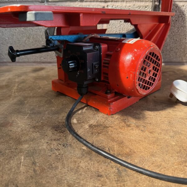 Hegner Multicut-2S Variable Speed Scroll Saw 230v Multicut 2S - Image 6