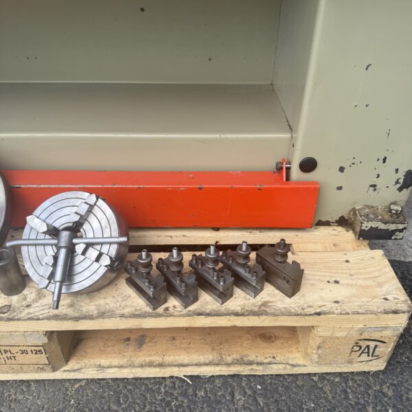 Harrison M250 Screwcutting Metal Centre Lathe 3 Phase - Image 6