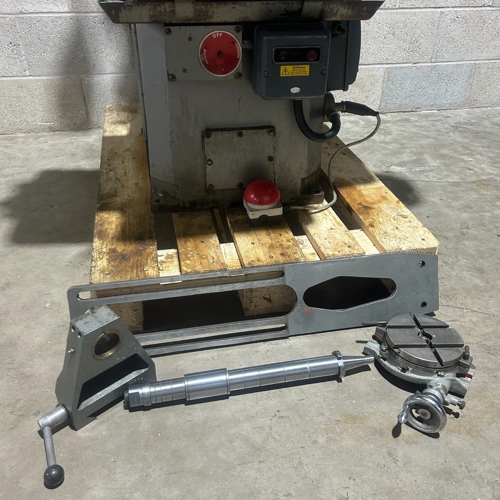 Viceroy AEW Horizon Vertical & Horizontal Milling Machine 230v Single Phase - Image 2