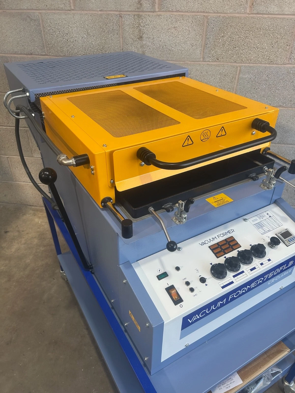 CR Clarke 750FLB Vacuum Former on Stand with Reducing Frames 230v - Image 7