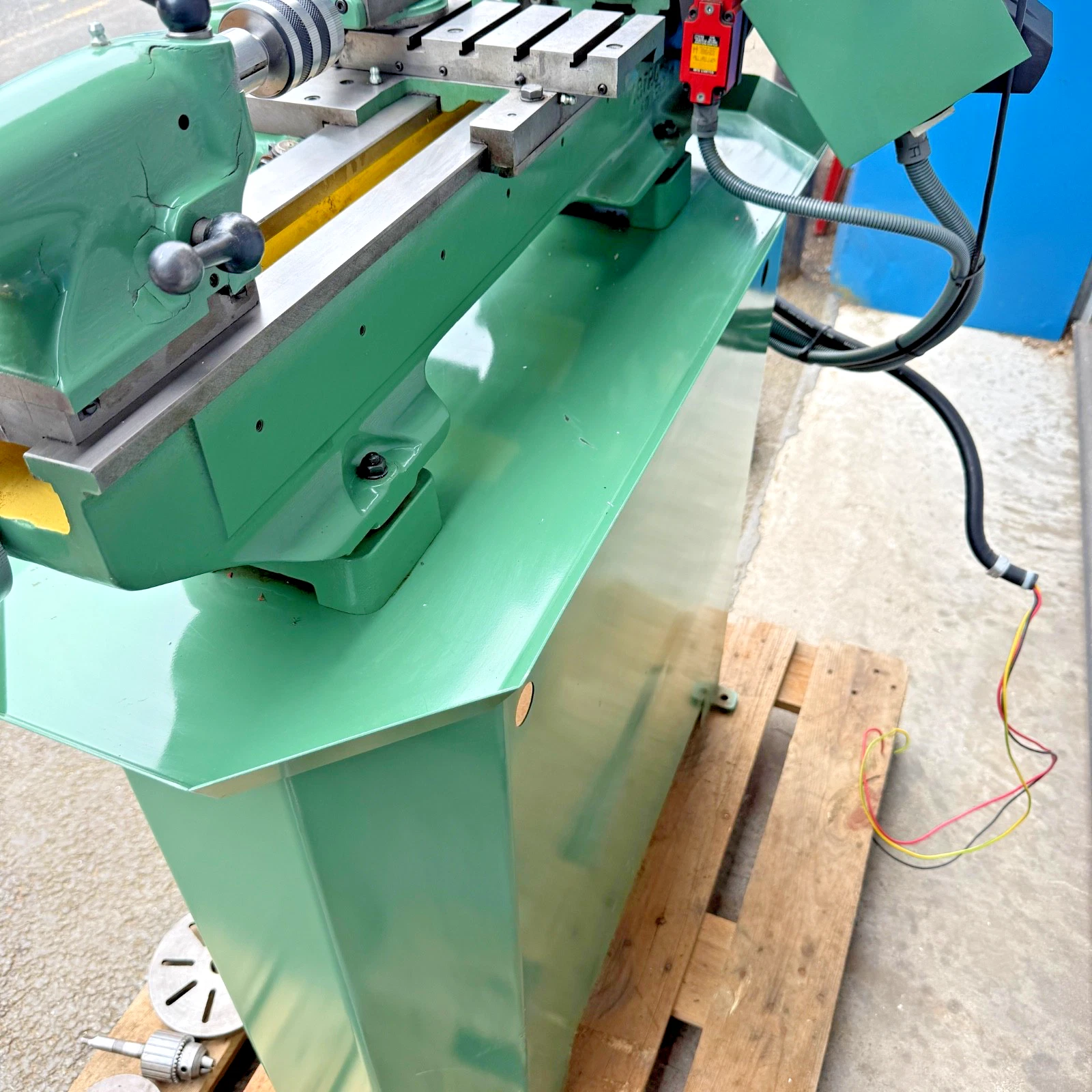 Myford Super 7 Lathe on Stand 230v With Gearbox, Power Feeds, Dickson QCTP - Image 12