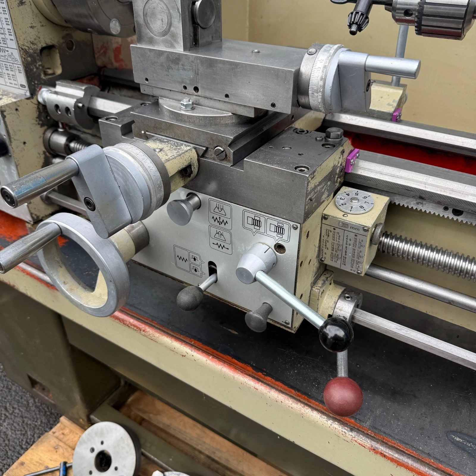 Harrison M300 Gap Bed Gear Head Screwcutting Centre Metal Lathe 3 Phase - Image 11
